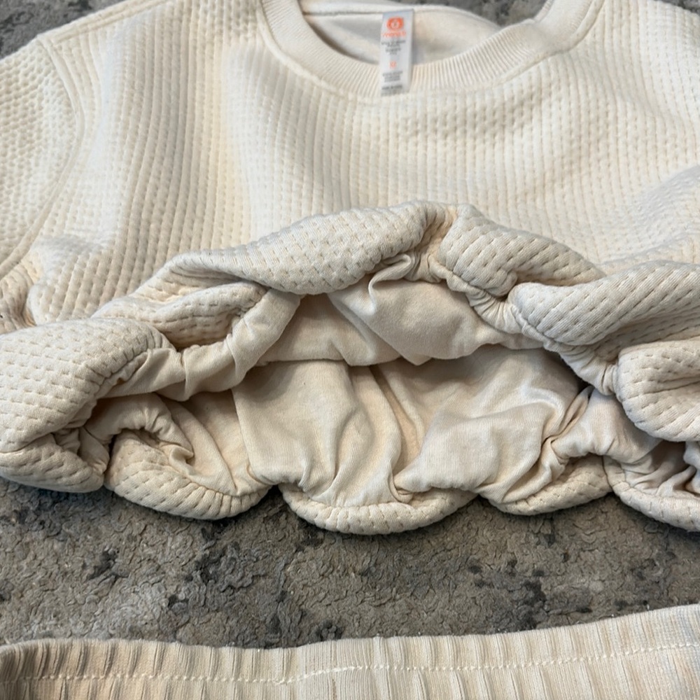 Cream Textured Two-Piece Set - Picture 3 of 6